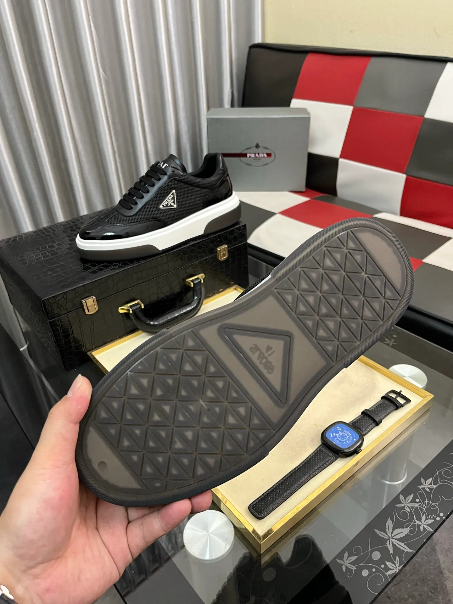 Men's shoes 💰: 560⌚️⌚️[PRADA] Prada casual shoes, originally developed 1:1, made of high-mercerized cowhide with imported cowhide, silk sheepskin lining, rubber outsole, comfortable and soft on the foot, size: 38-442️⃣Colors available